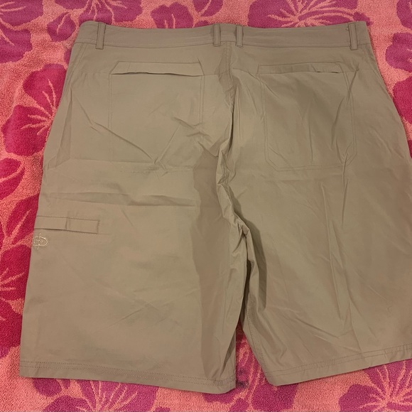 Men's Reel Life Riptide Shorts Size 2XL Security Pocket Water Resistant NWT
Tan - Picture 4 of 5